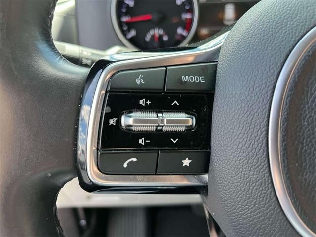 2024 Kia Carnival LX FWD