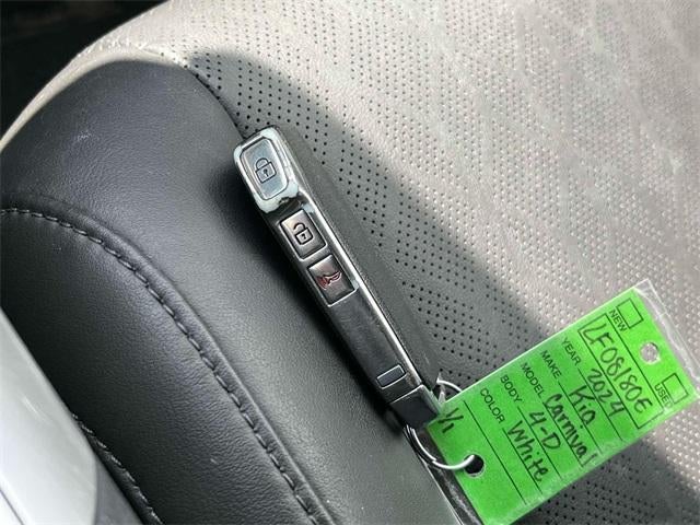 2024 Kia Carnival LX FWD