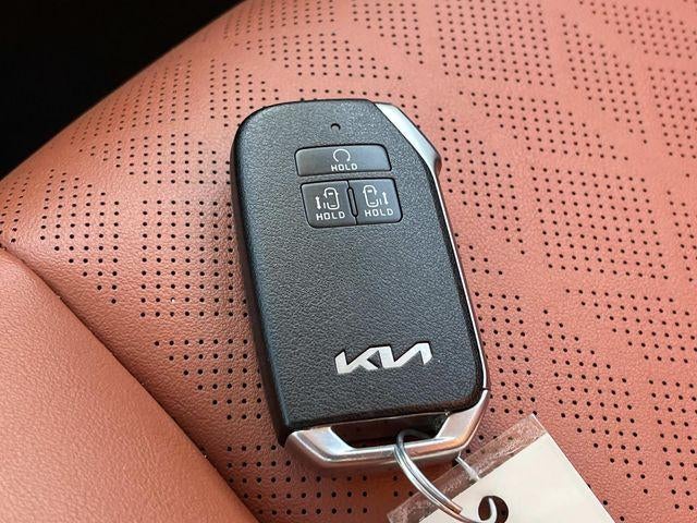 2022 Kia Carnival SX FWD