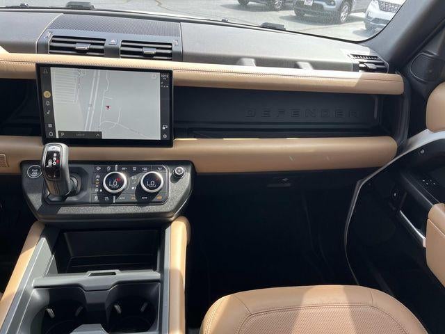 2025 Land Rover Defender 130 P400 X-Dynamic SE
