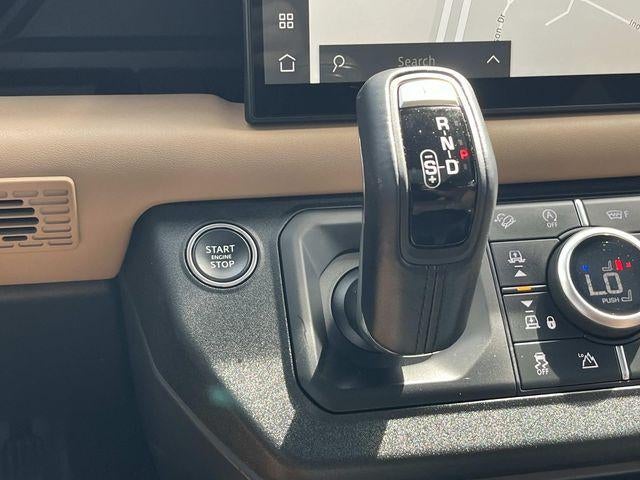 2025 Land Rover Defender 130 P400 X-Dynamic SE