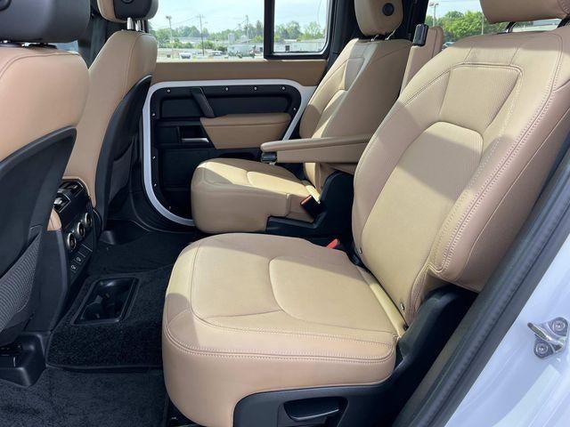 2025 Land Rover Defender 130 P400 X-Dynamic SE