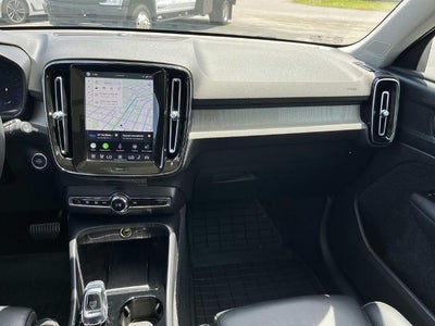 2023 Volvo XC40 B5 AWD Plus Bright Theme