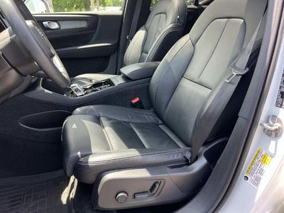2023 Volvo XC40 B5 AWD Plus Bright Theme