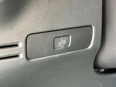 2023 Volvo XC40 B5 AWD Plus Bright Theme