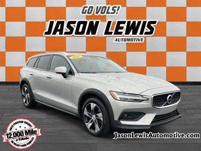 2025 Volvo V60 Cross Country B5 AWD Plus