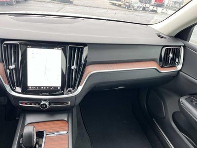 2025 Volvo V60 Cross Country B5 AWD Plus