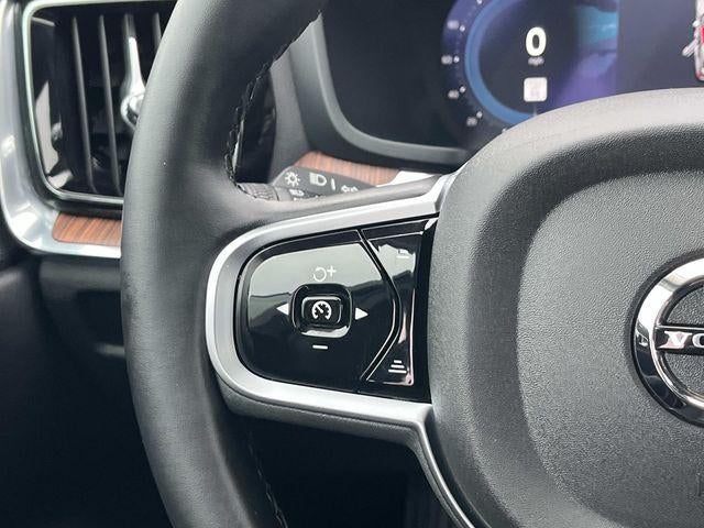 2025 Volvo V60 Cross Country B5 AWD Plus