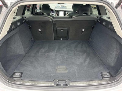 2025 Volvo V60 Cross Country B5 AWD Plus