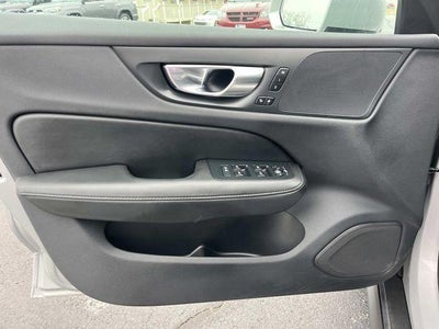 2025 Volvo V60 Cross Country B5 AWD Plus