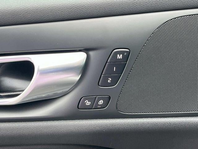 2025 Volvo V60 Cross Country B5 AWD Plus