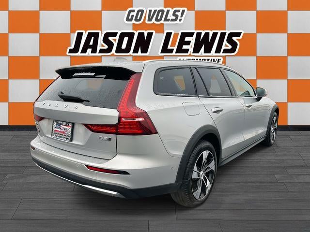 2025 Volvo V60 Cross Country B5 AWD Plus