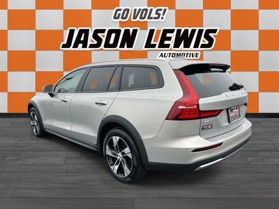 2025 Volvo V60 Cross Country B5 AWD Plus