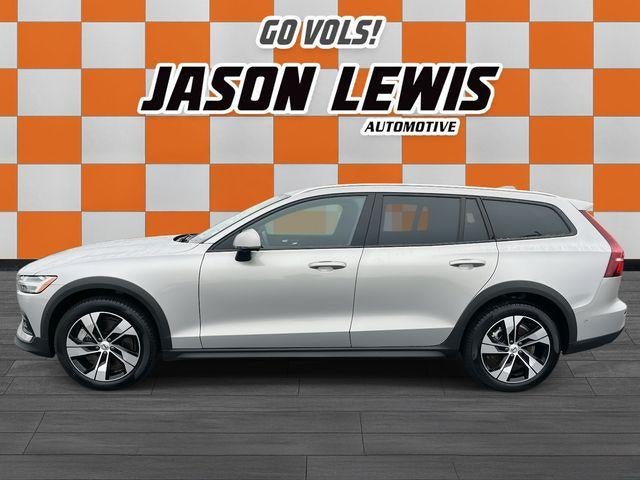 2025 Volvo V60 Cross Country B5 AWD Plus
