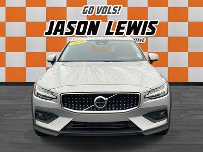 2025 Volvo V60 Cross Country B5 AWD Plus