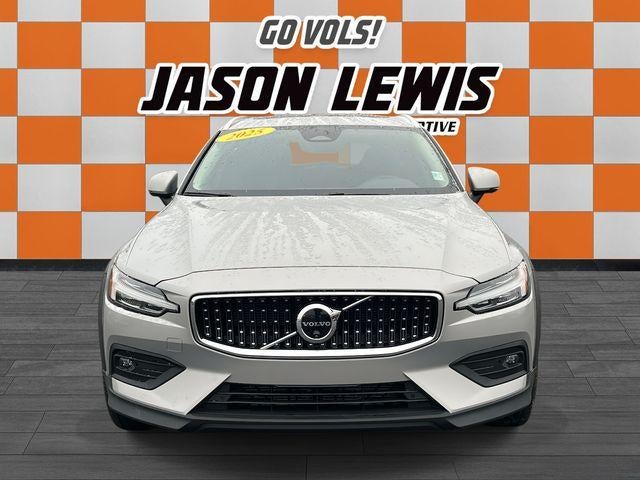 2025 Volvo V60 Cross Country B5 AWD Plus