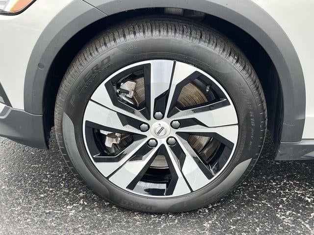 2025 Volvo V60 Cross Country B5 AWD Plus
