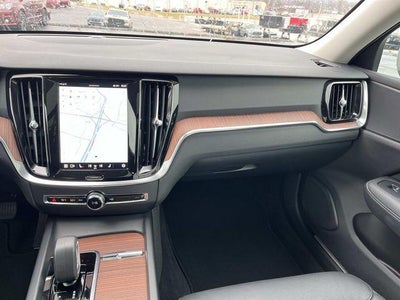 2025 Volvo V60 Cross Country B5 AWD Plus