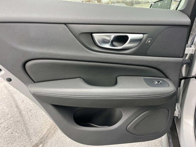 2025 Volvo V60 Cross Country B5 AWD Plus