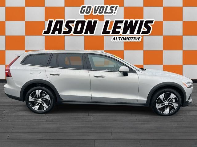2025 Volvo V60 Cross Country B5 AWD Plus