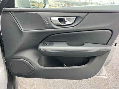 2025 Volvo V60 Cross Country B5 AWD Plus