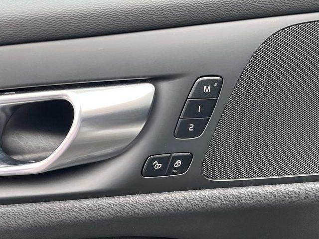 2025 Volvo V60 Cross Country B5 AWD Plus