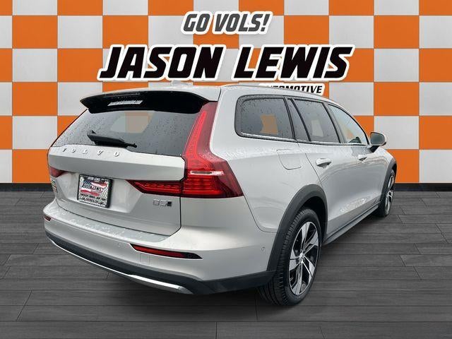 2025 Volvo V60 Cross Country B5 AWD Plus