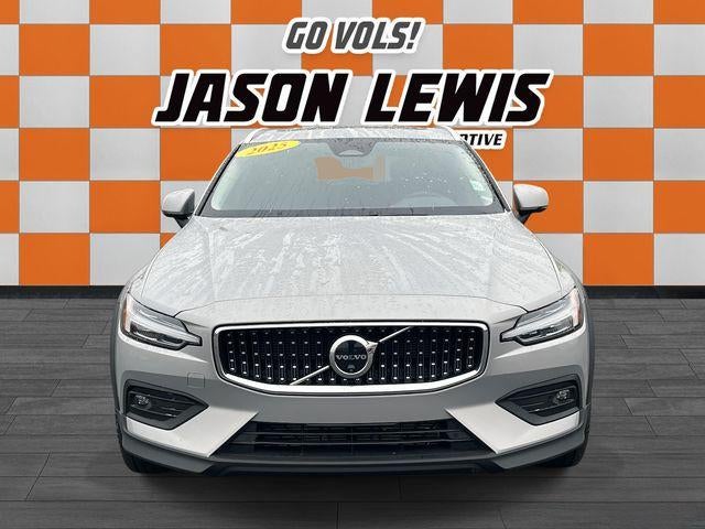 2025 Volvo V60 Cross Country B5 AWD Plus